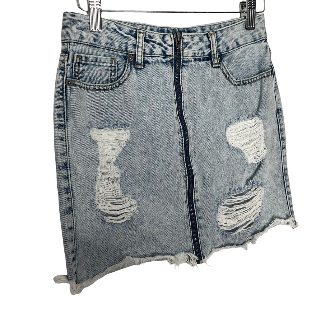 04) Forever 21 Distressed Cutoff Light Wash Denim Zipper Front Mini Skirt Size S - Picture 2 of 12